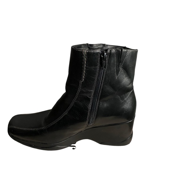 Hush Puppies Women's Black Square Toe Waterproof Ankle Boots - Picture 4 of 9